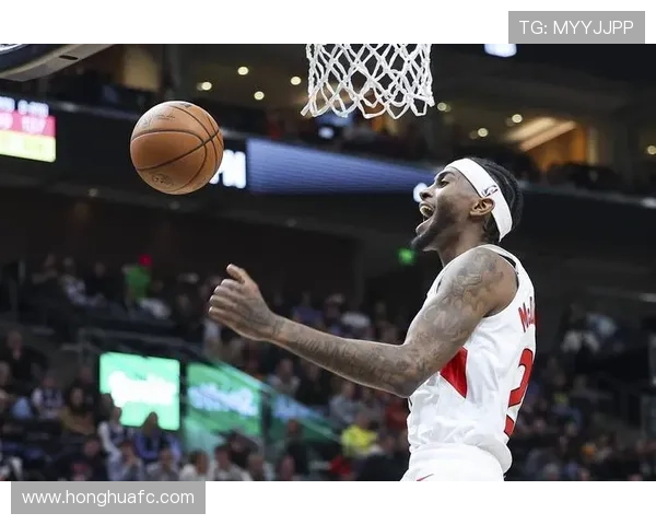 戴维恩米切尔半场表现全面 6投4中斩获10分3篮板4助攻2抢断1盖帽零失误